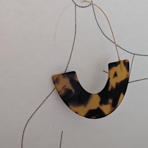 Simply Mahari Jewelry - tortoise shell-look drop earrings designed in resi Simply Mahari Jewelry - tortoise shell-look drop earrings designed in resi